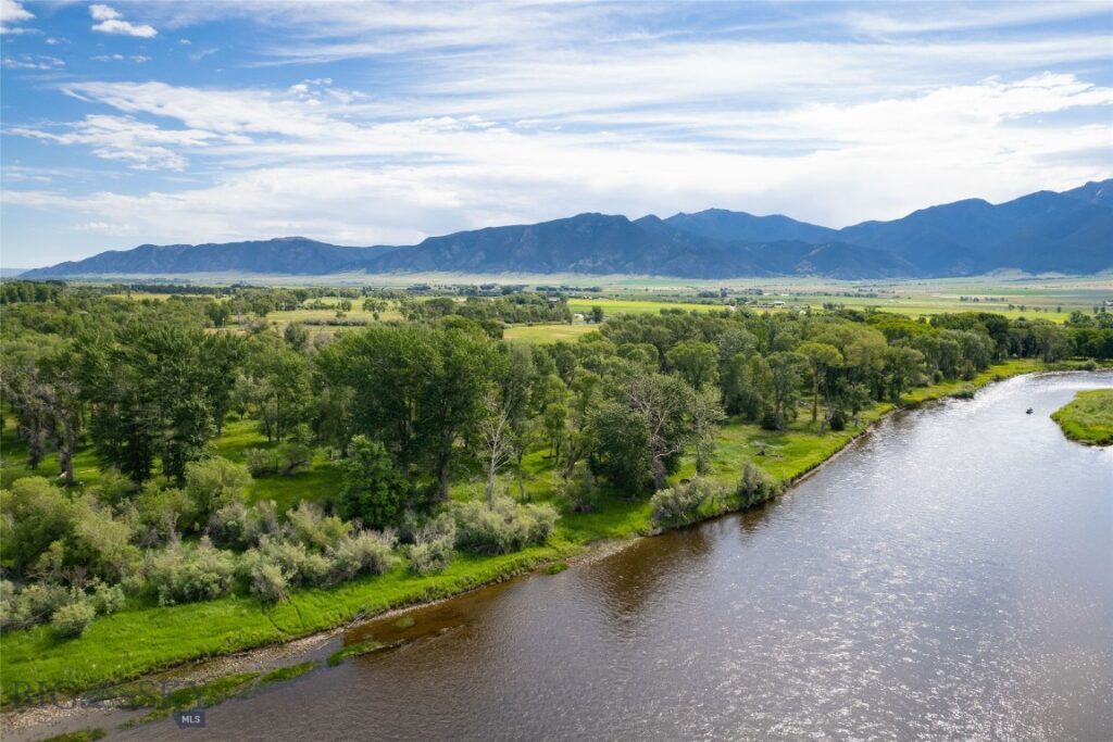 359 Waterloo Road, Whitehall MT 59759