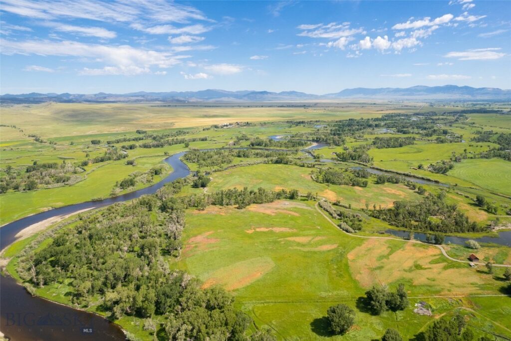 359 Waterloo Road, Whitehall MT 59759