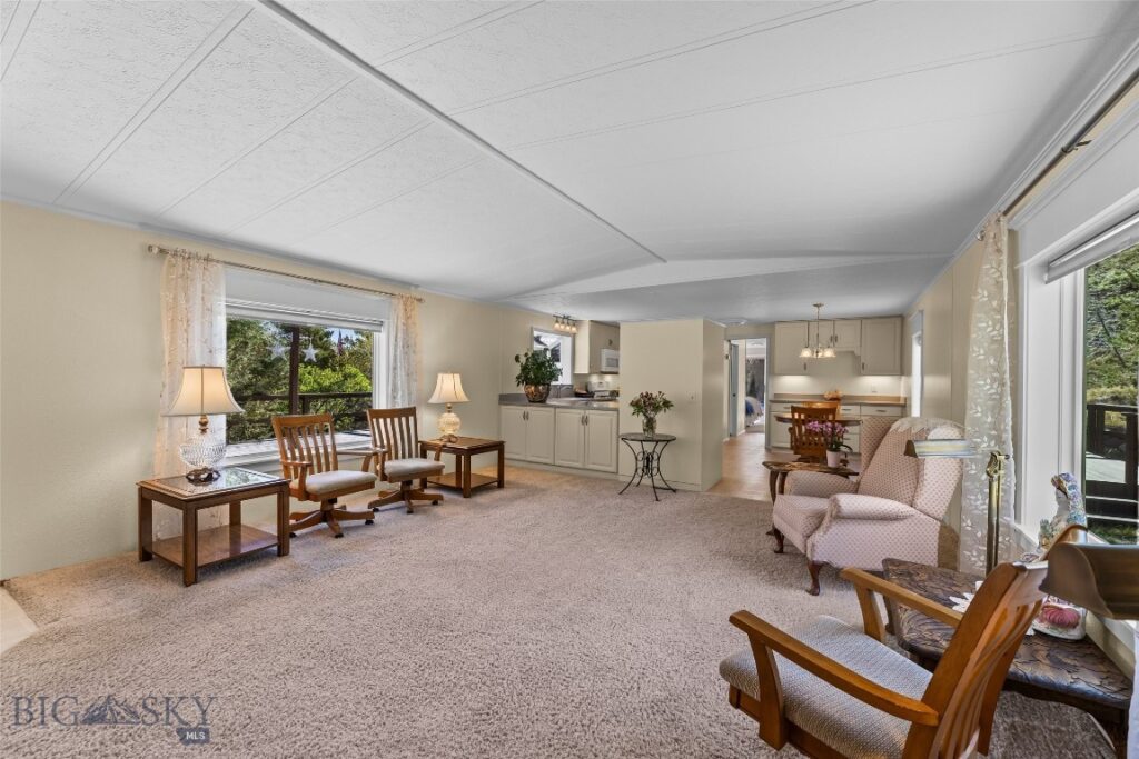 16 Orion Way, Emigrant MT 59027