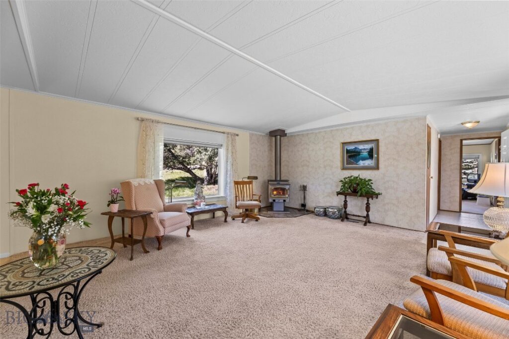 16 Orion Way, Emigrant MT 59027