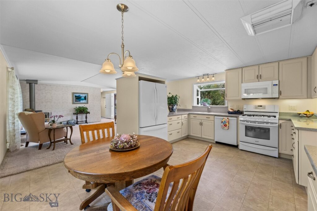 16 Orion Way, Emigrant MT 59027