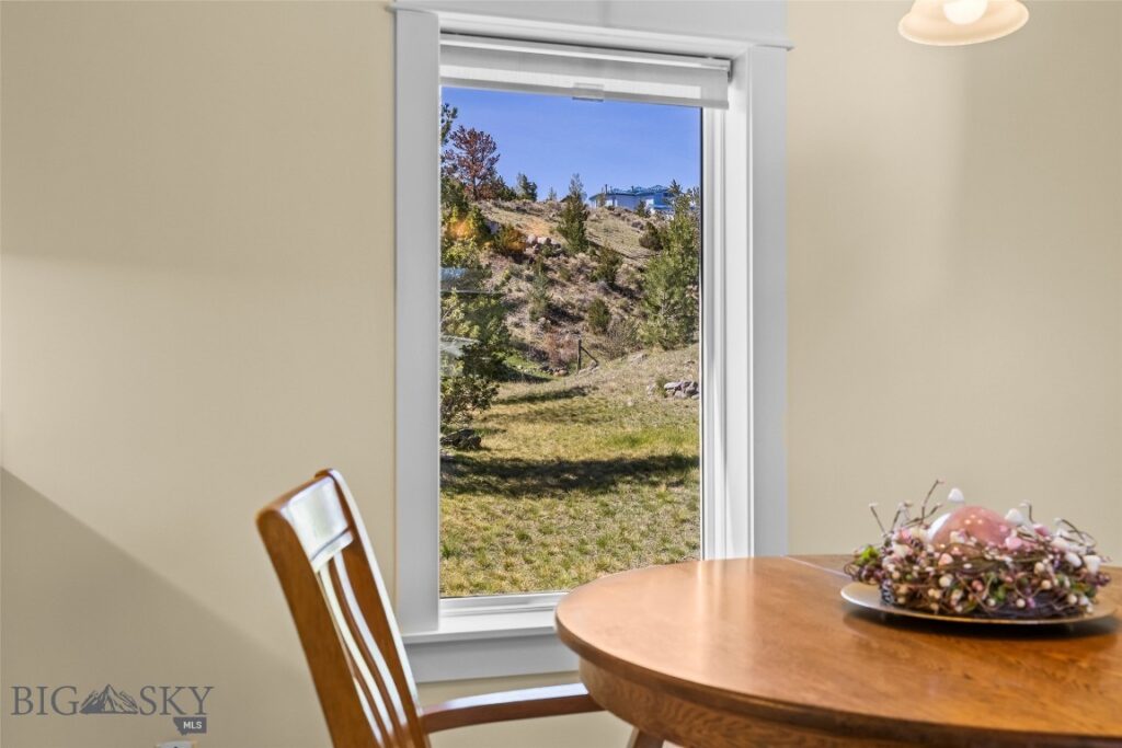 16 Orion Way, Emigrant MT 59027