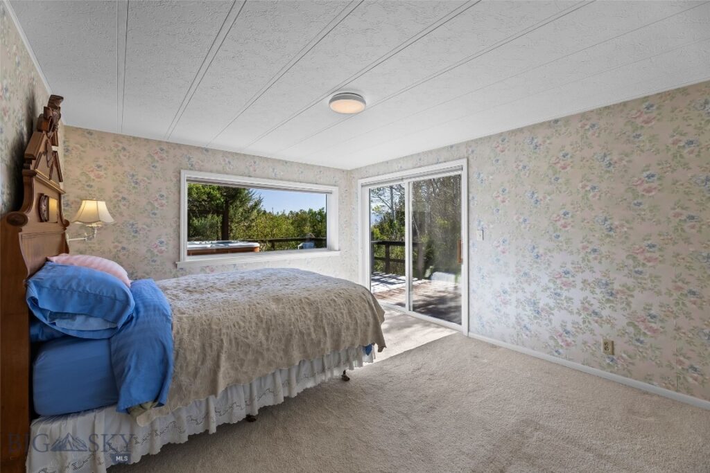 16 Orion Way, Emigrant MT 59027