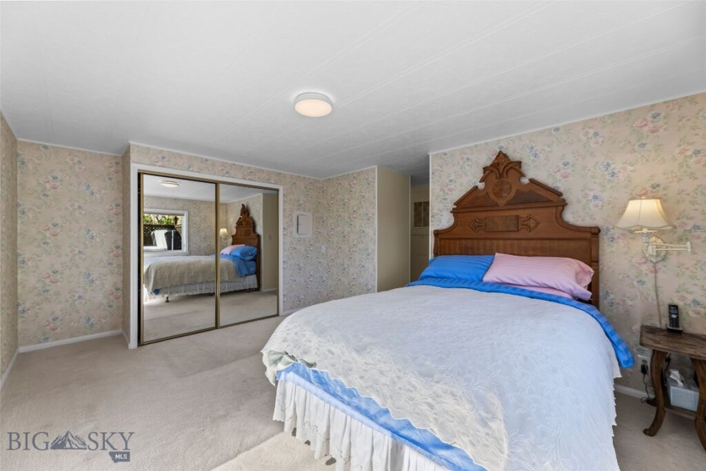 16 Orion Way, Emigrant MT 59027