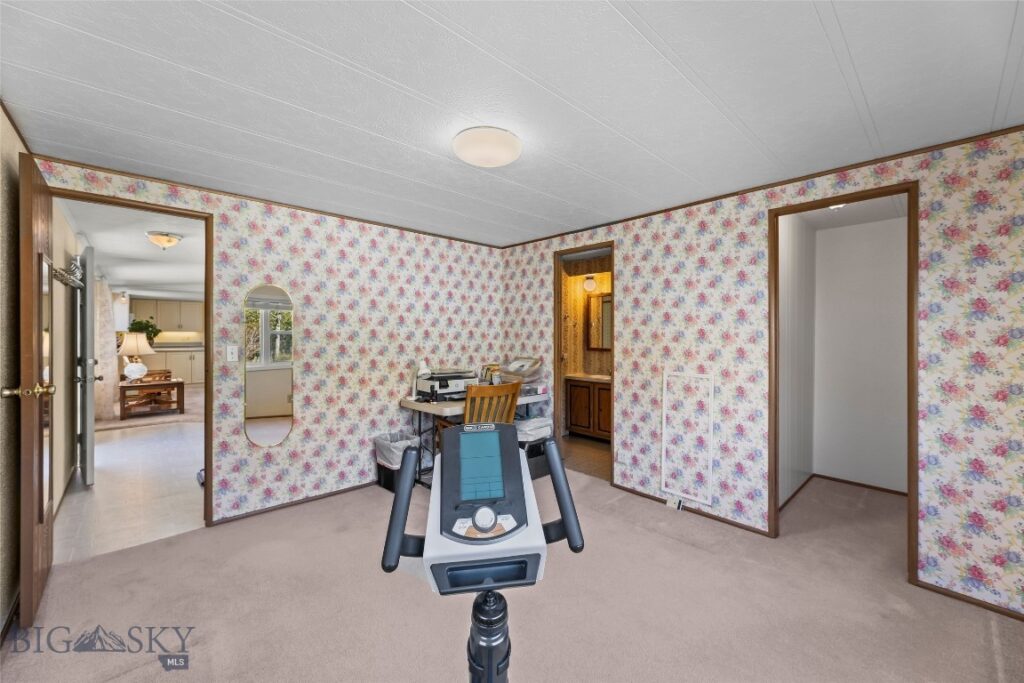 16 Orion Way, Emigrant MT 59027