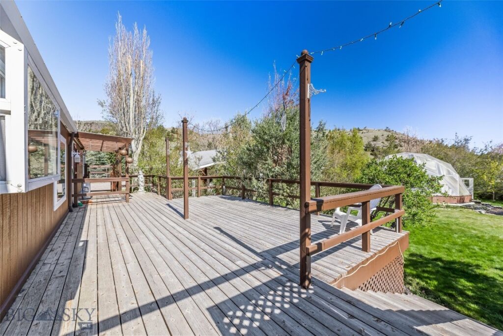 16 Orion Way, Emigrant MT 59027
