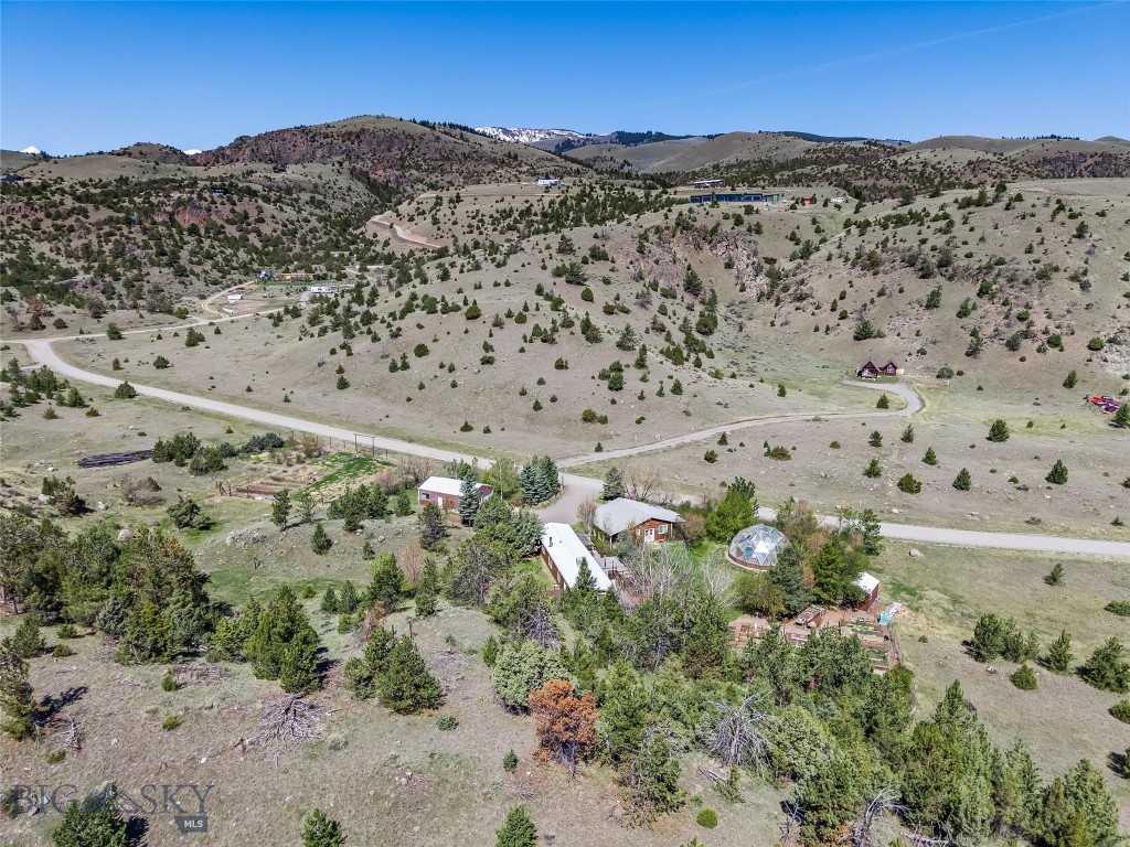16 Orion Way, Emigrant MT 59027