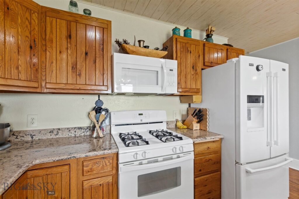 6280 W Dry Creek Road, Manhattan MT 59741