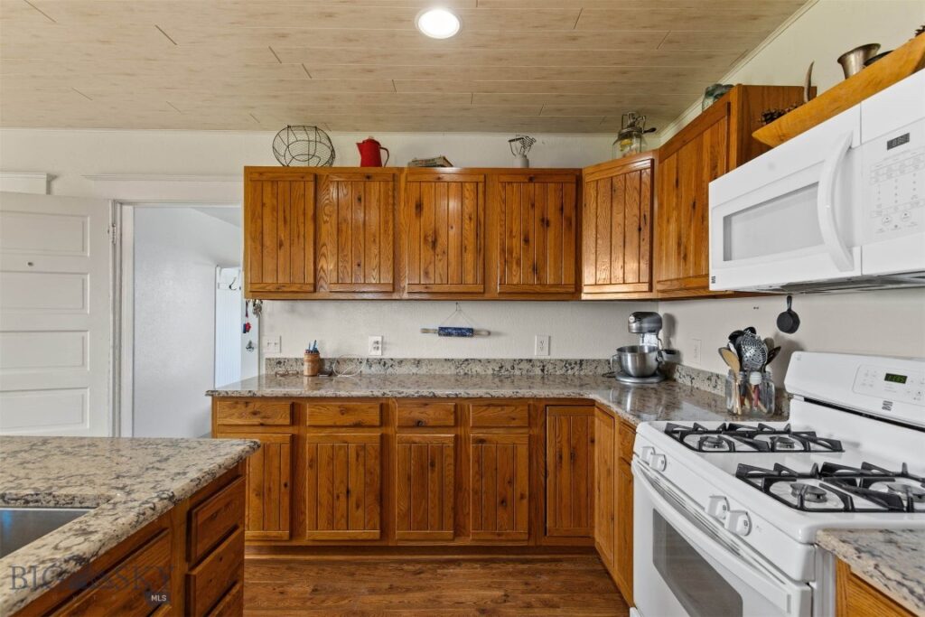 6280 W Dry Creek Road, Manhattan MT 59741