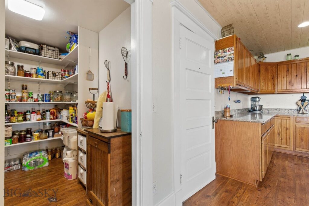 6280 W Dry Creek Road, Manhattan MT 59741