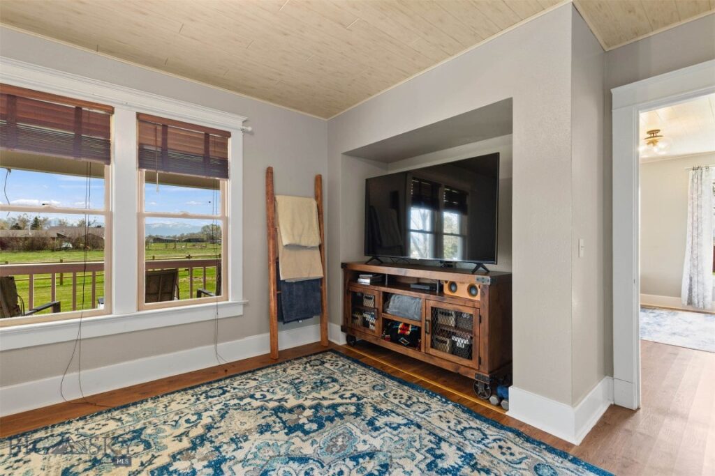 6280 W Dry Creek Road, Manhattan MT 59741