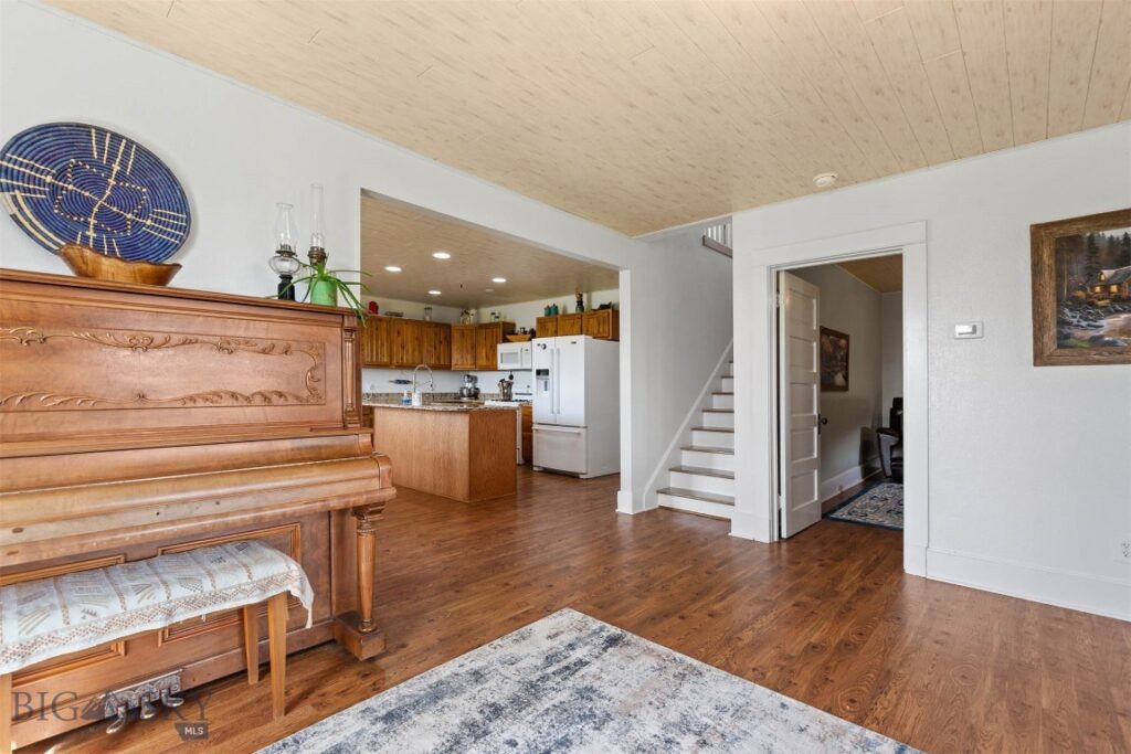 6280 W Dry Creek Road, Manhattan MT 59741