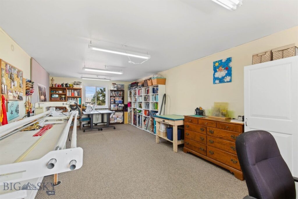 6280 W Dry Creek Road, Manhattan MT 59741