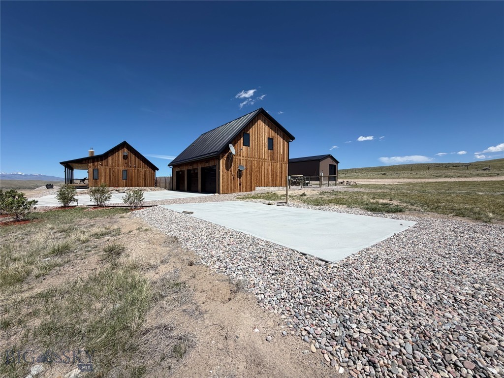 13502 Highway 41, Dillon MT 59725