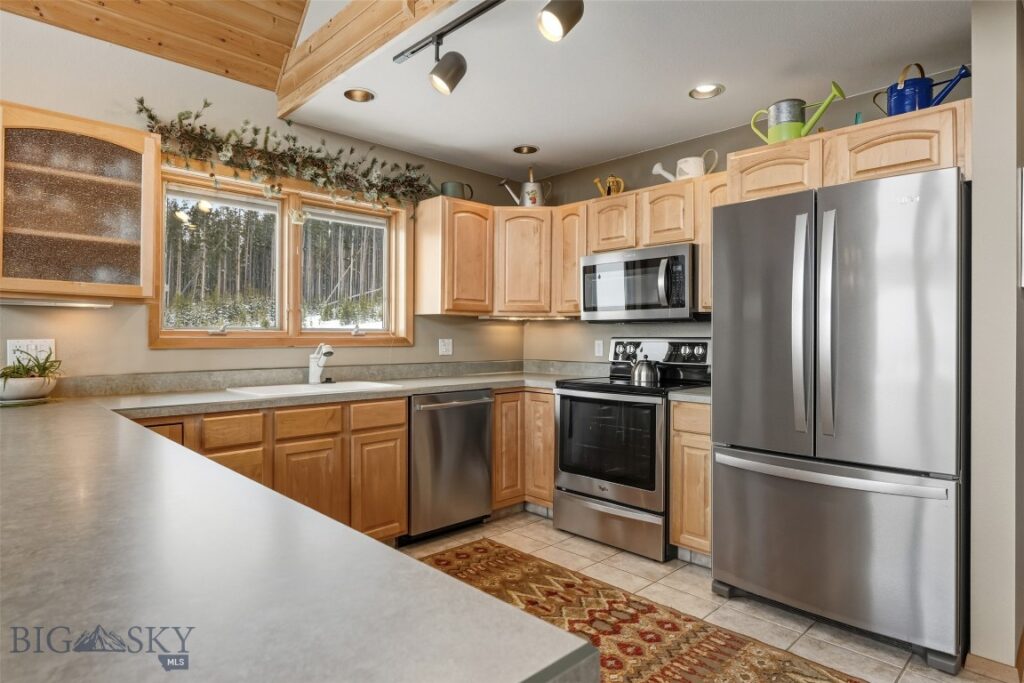 105 Damsel Lane, Anaconda MT 59711