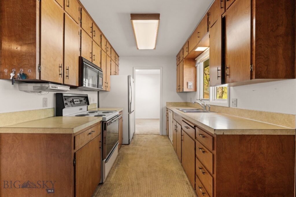 38 N Walnut Street, Dillon MT 59725
