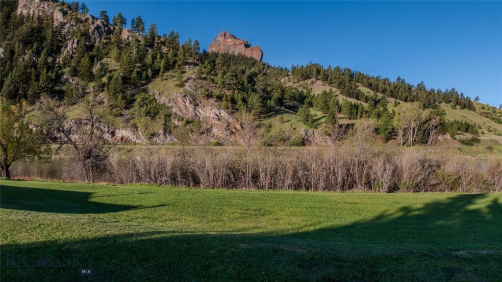 68 River Drive, Cascade MT 59421