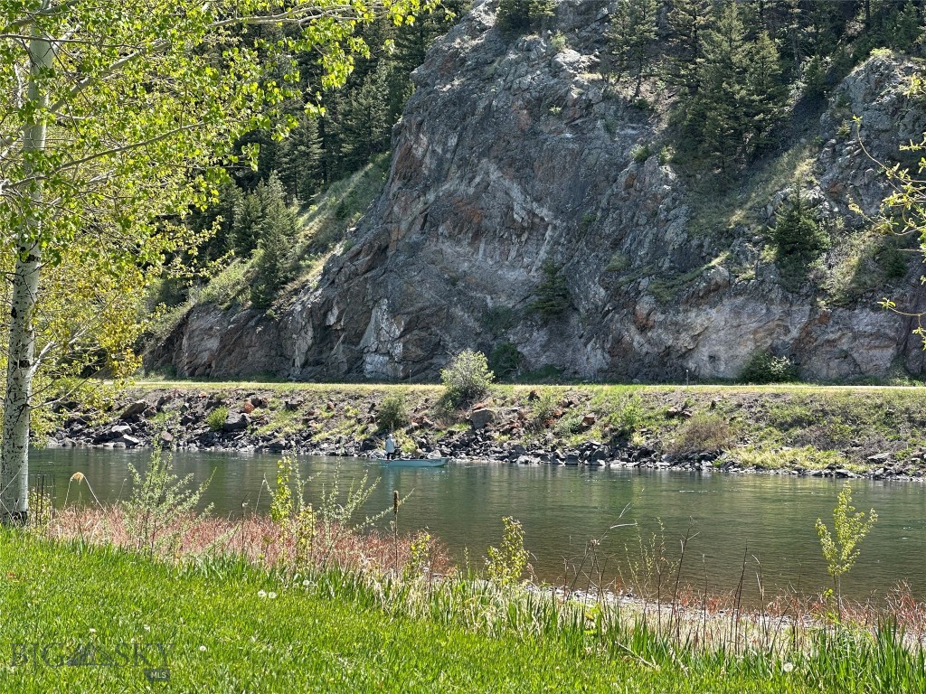 68 River Drive, Cascade MT 59421