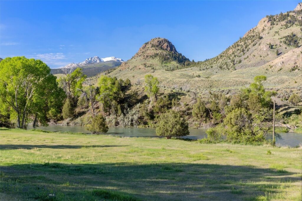TBD US HWY 89 S, Gardiner MT 59030
