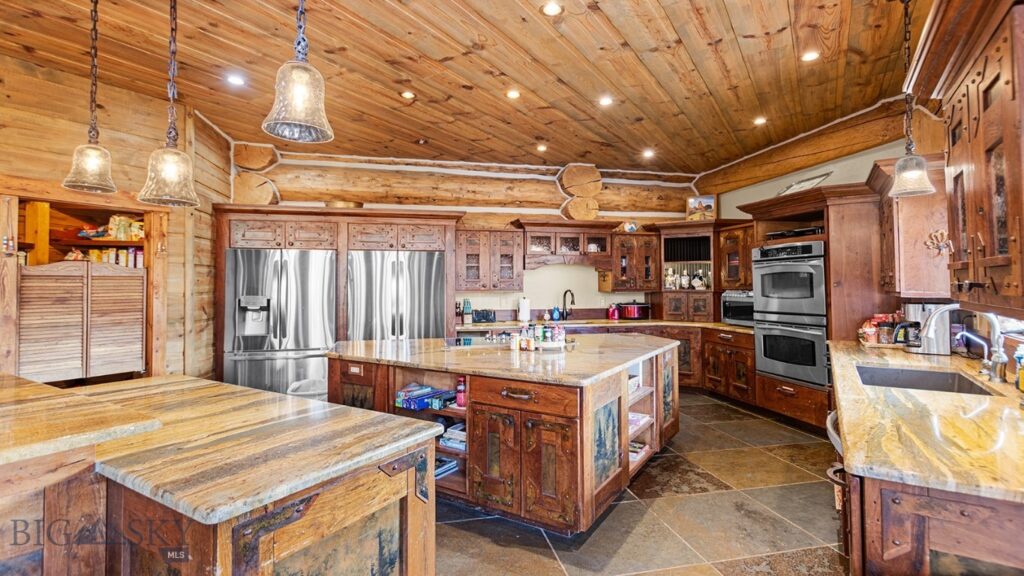 569/571 Cinnabar Basin Road, Gardiner MT 59030