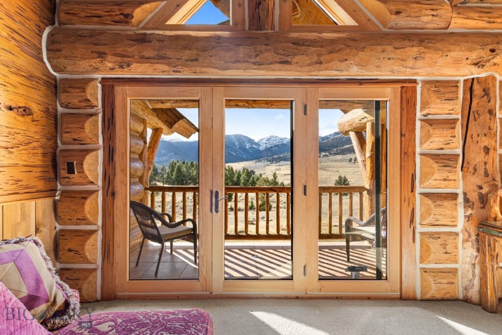 569/571 Cinnabar Basin Road, Gardiner MT 59030