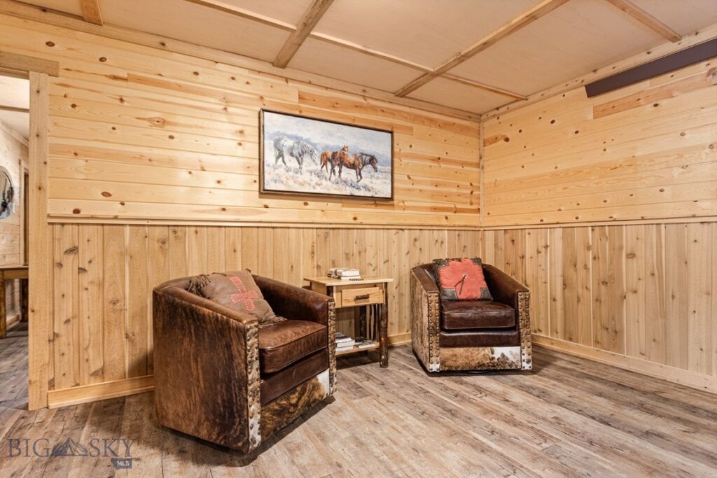 569/571 Cinnabar Basin Road, Gardiner MT 59030