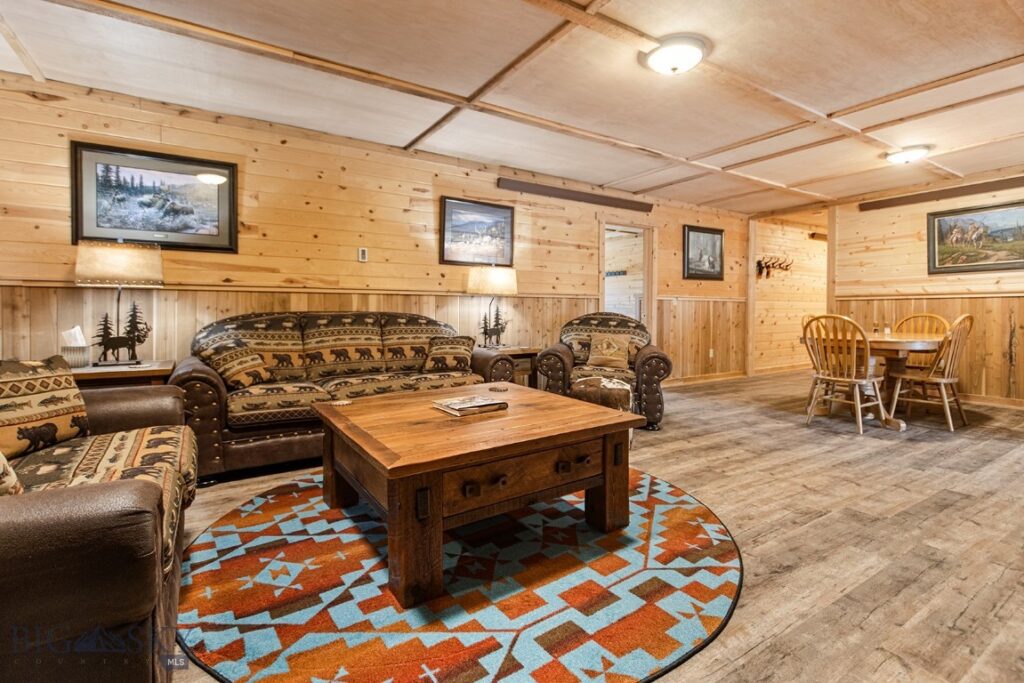 569/571 Cinnabar Basin Road, Gardiner MT 59030