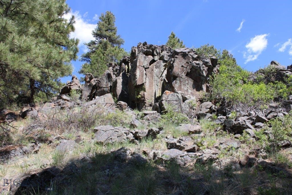 6 Pine Coulee, Cascade MT 59421