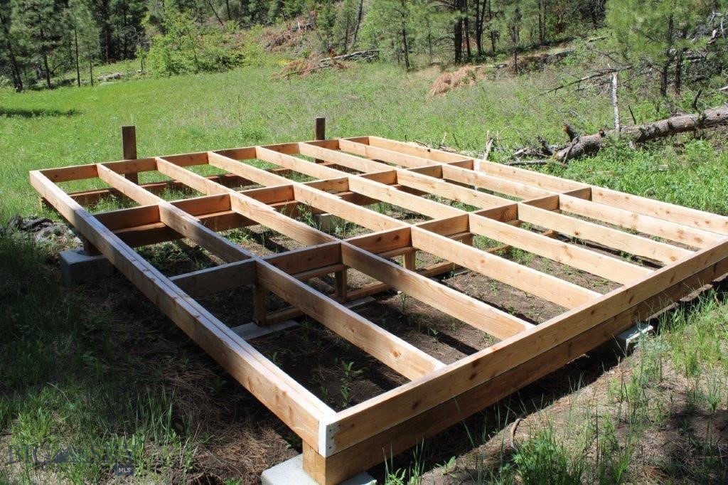6 Pine Coulee, Cascade MT 59421