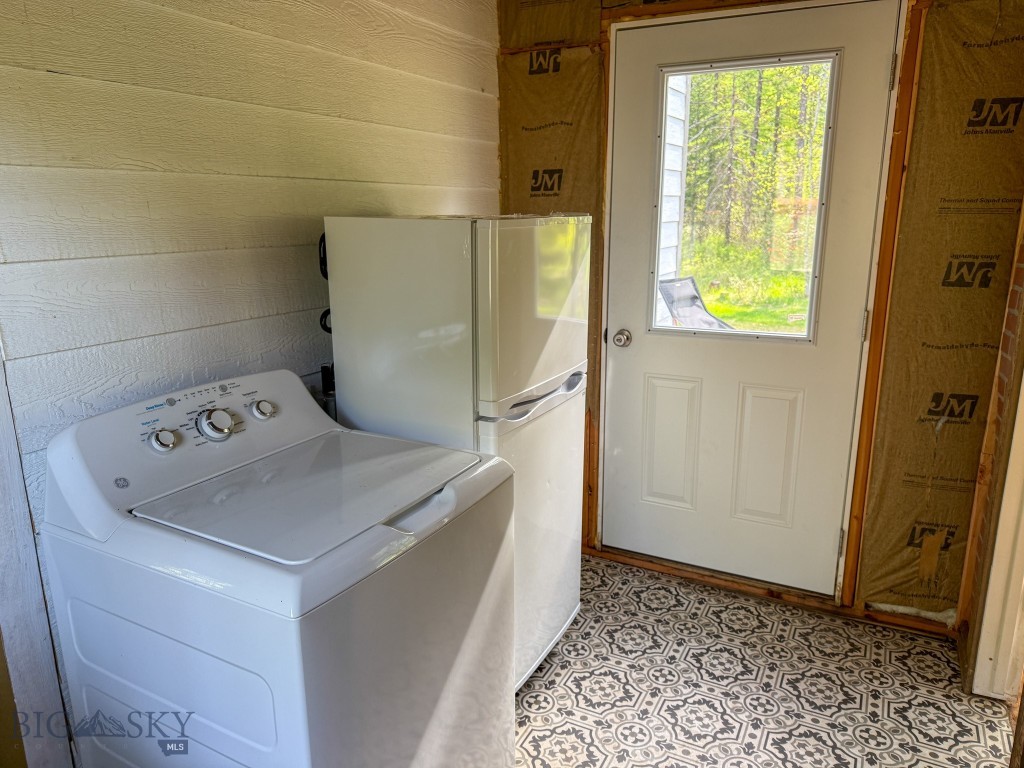 168 Hope Valley Road, Trout Creek MT 59874