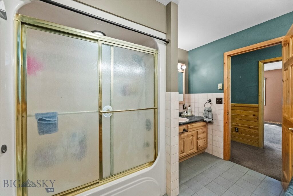 283 S Rock Creek Road, Emigrant MT 59027
