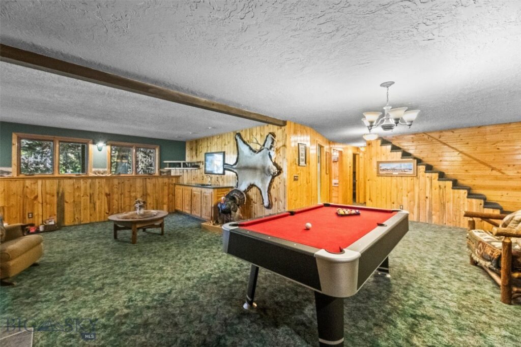 283 S Rock Creek Road, Emigrant MT 59027