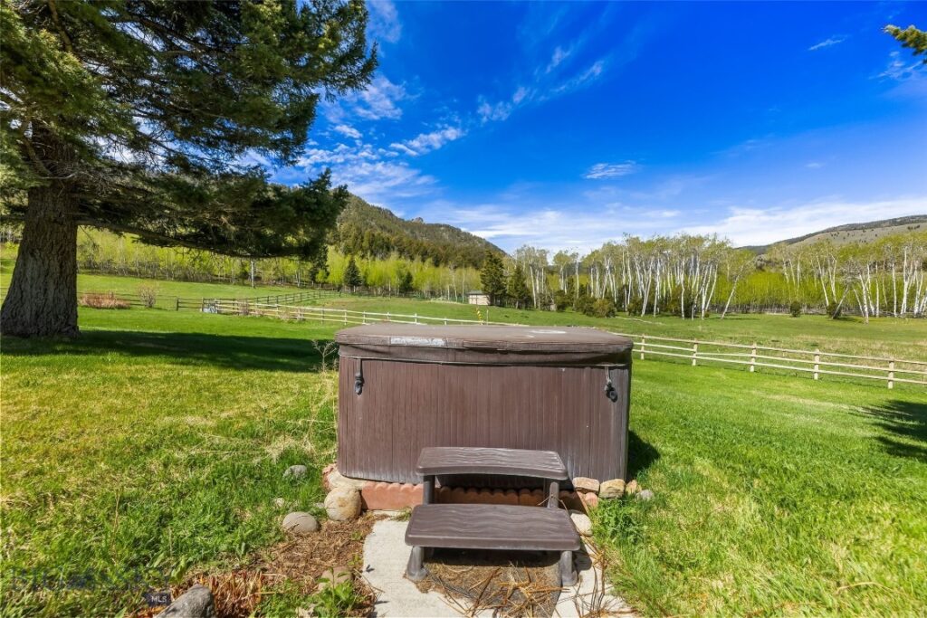 283 S Rock Creek Road, Emigrant MT 59027