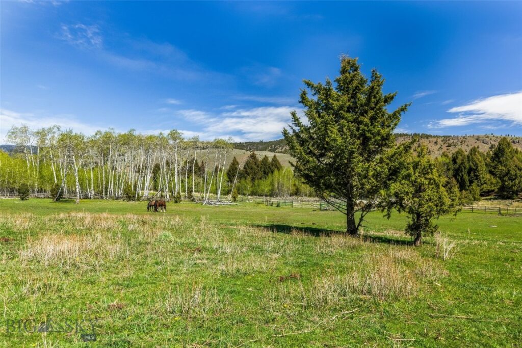 283 S Rock Creek Road, Emigrant MT 59027