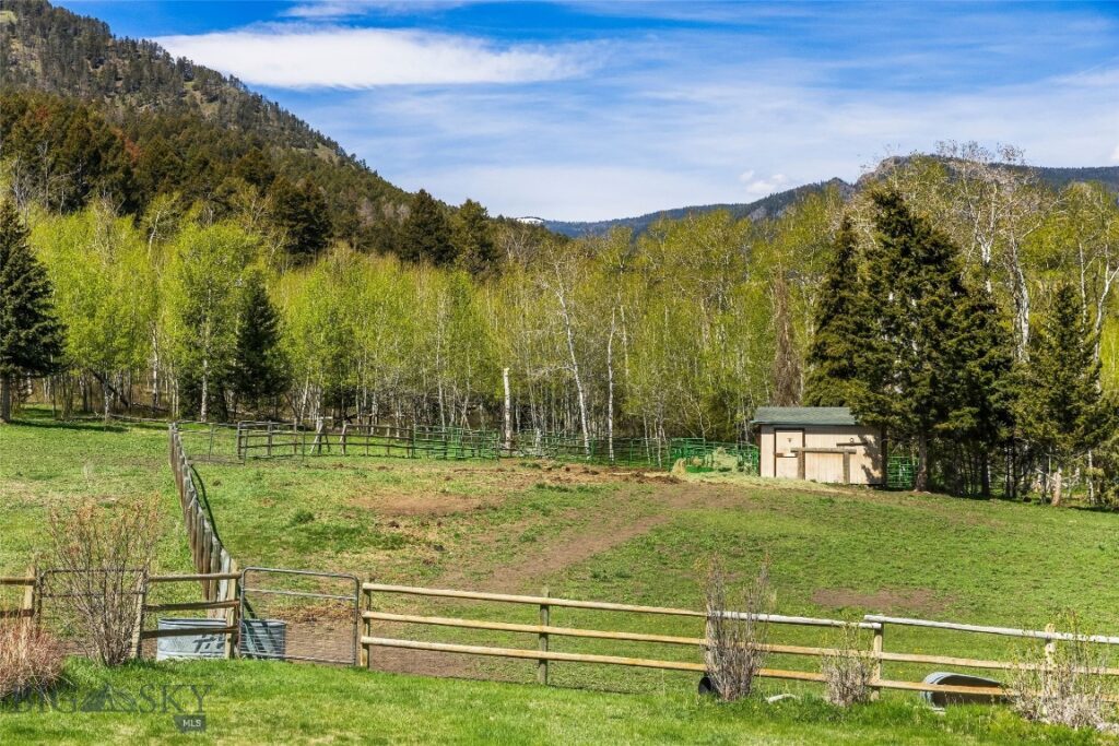 283 S Rock Creek Road, Emigrant MT 59027