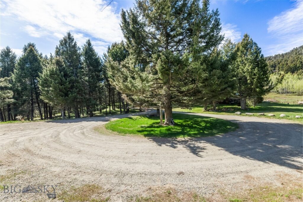 283 S Rock Creek Road, Emigrant MT 59027
