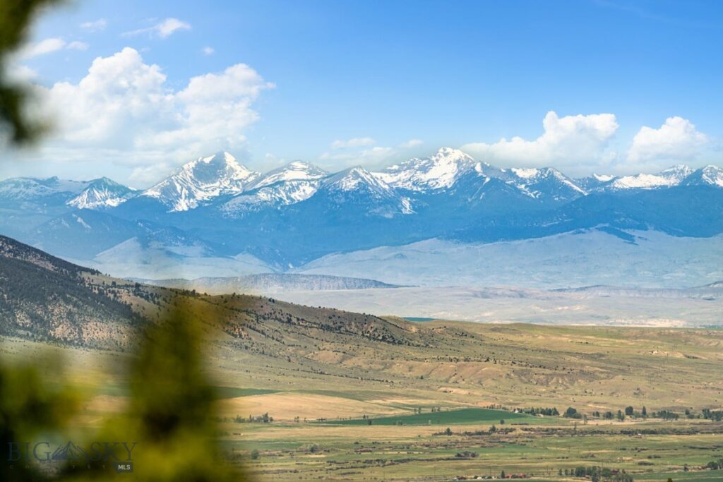 25 Sundowner Road, Sheridan MT 59749