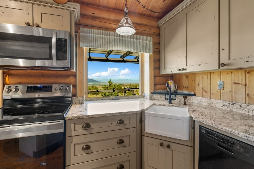 25 Sundowner Road, Sheridan MT 59749