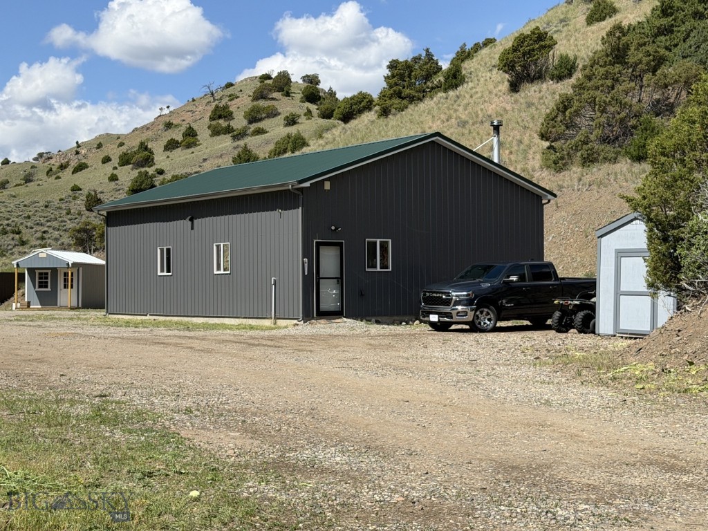 27 Leo, Emigrant MT 59027