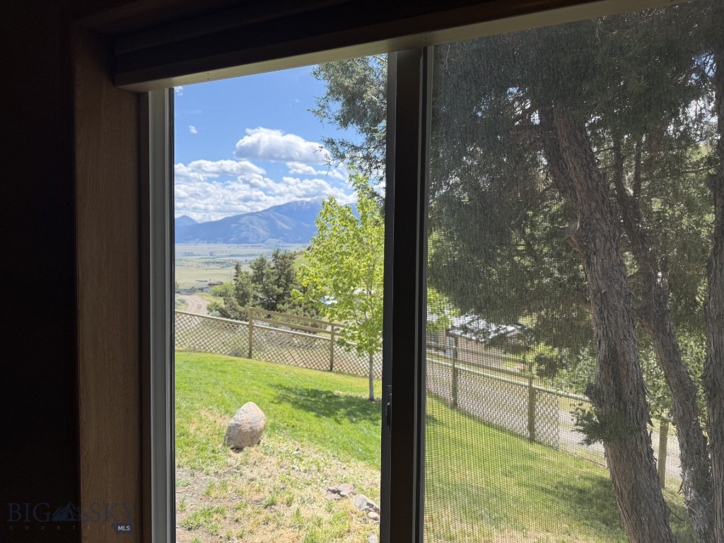 27 Leo, Emigrant MT 59027