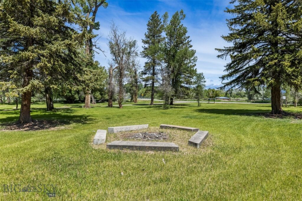 9th St Island Drive, Livingston MT 59047