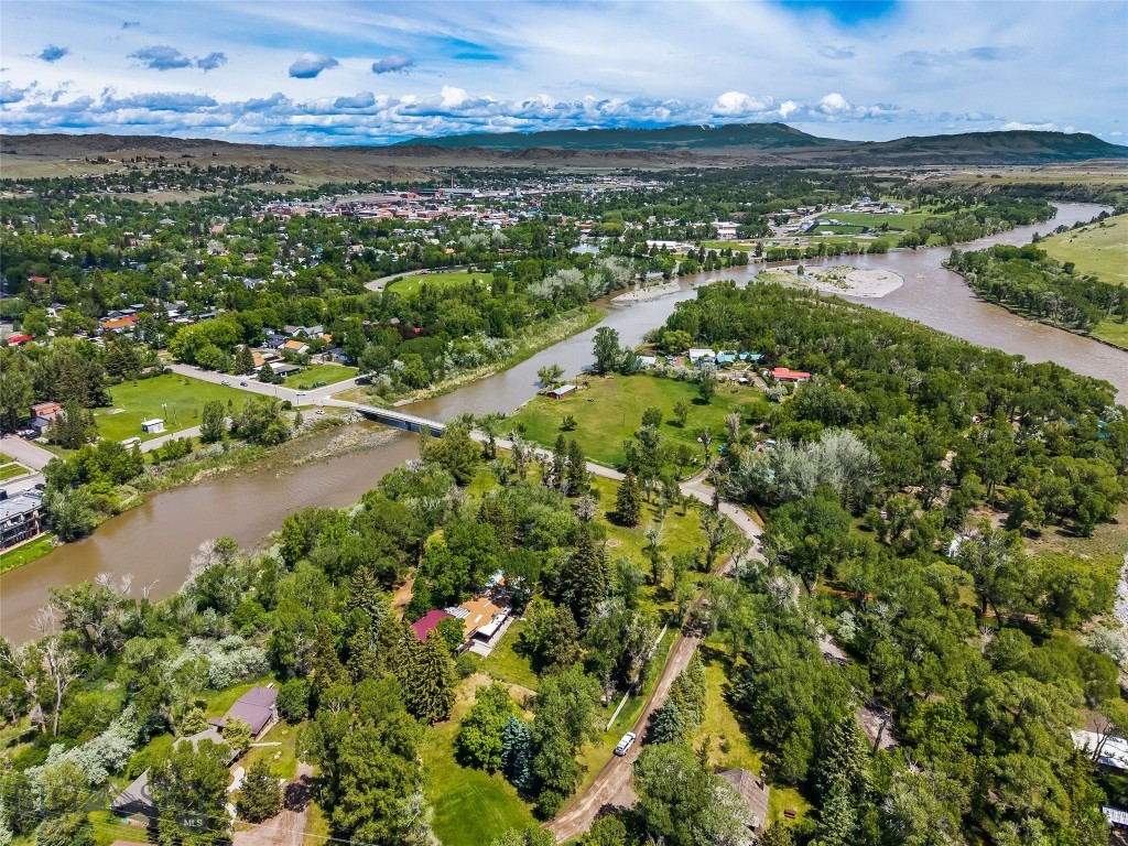 9th St Island Drive, Livingston MT 59047