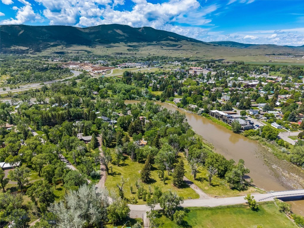 9th St Island Drive, Livingston MT 59047