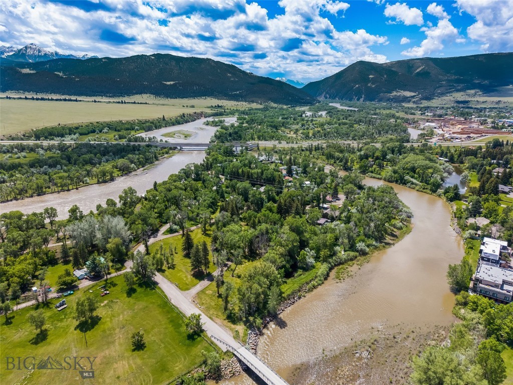 9th St Island Drive, Livingston MT 59047