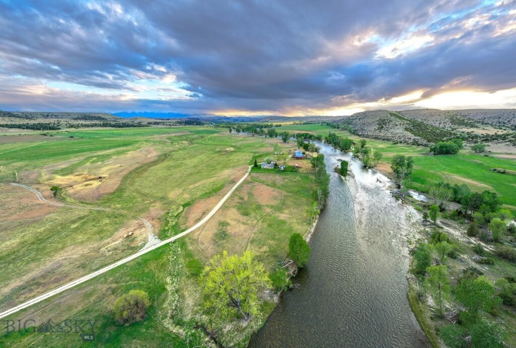 45 Pheasant Lane, Columbus MT 59019