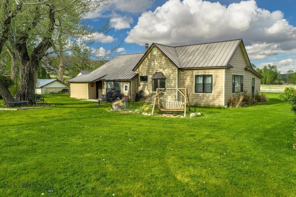 45 Pheasant Lane, Columbus MT 59019