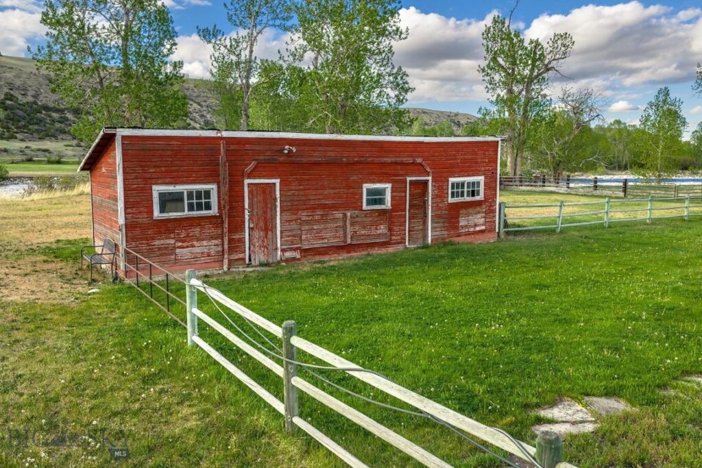 45 Pheasant Lane, Columbus MT 59019