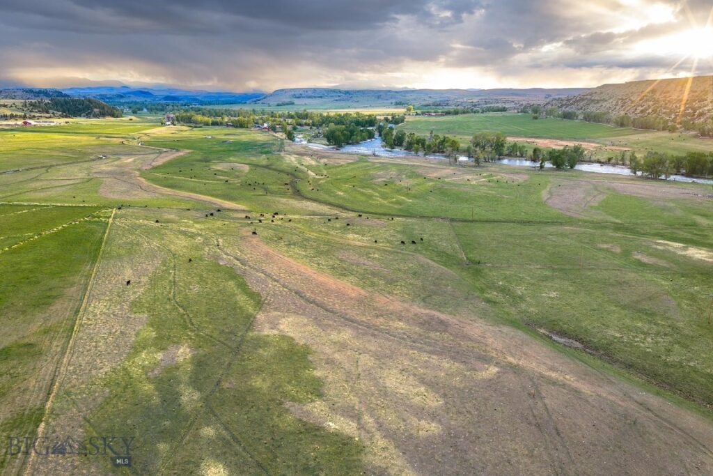 45 Pheasant Lane, Columbus MT 59019