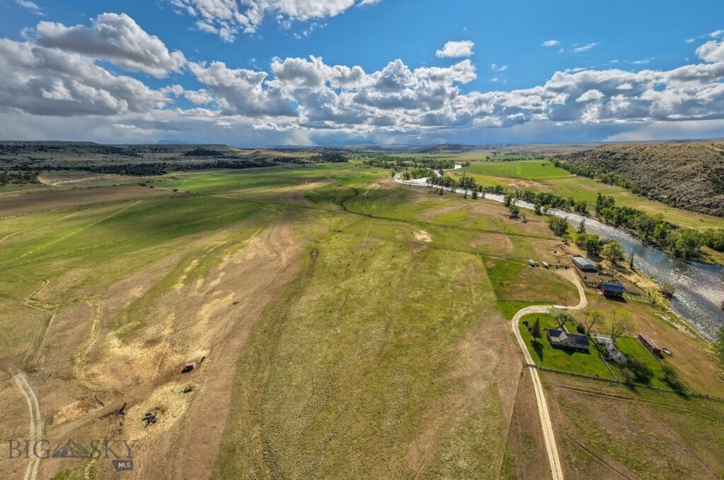 45 Pheasant Lane, Columbus MT 59019