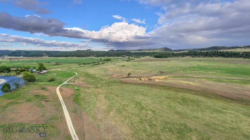 45 Pheasant Lane, Columbus MT 59019